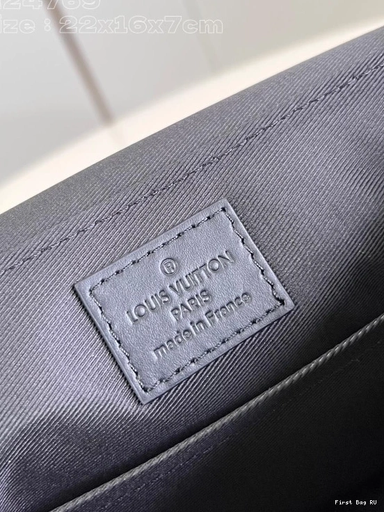 First bag ru LOUIS Messenger Takeoff VUITTON PM-22*16.5*7CM 0731